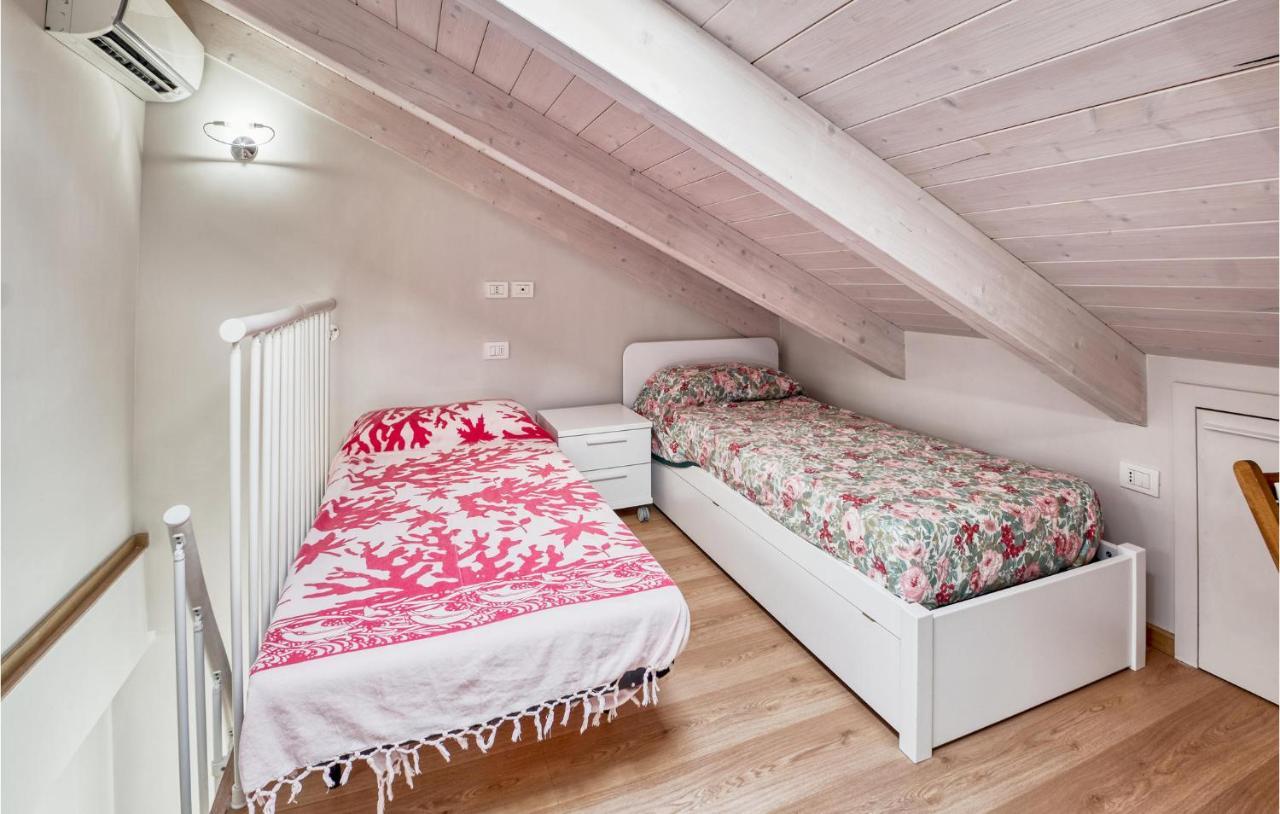 Gorgeous Home In Magliolo-Finale Ligure Extérieur photo